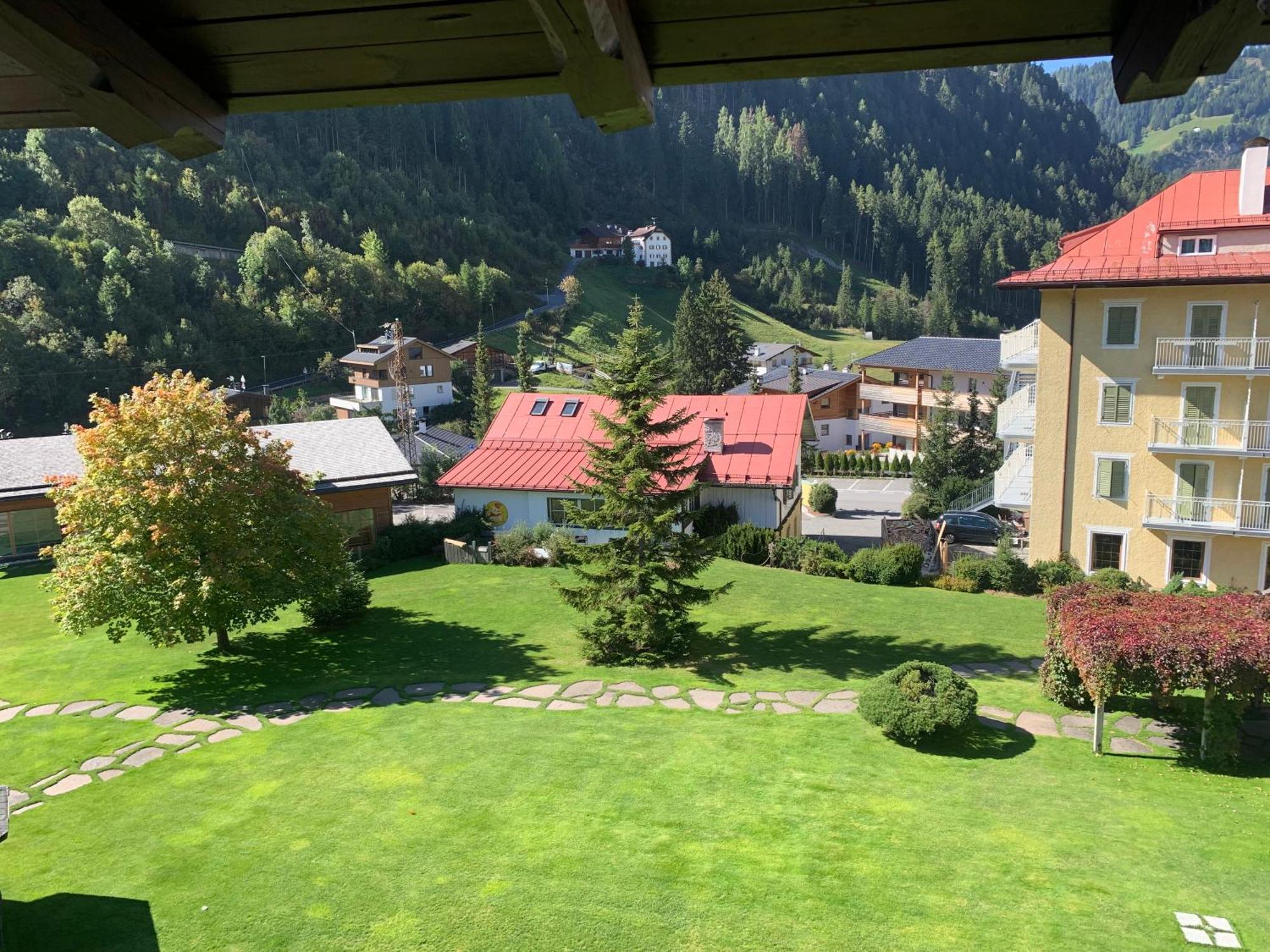 B&B Marina Contacless Check In Santa Cristina Val Gardena Esterno foto