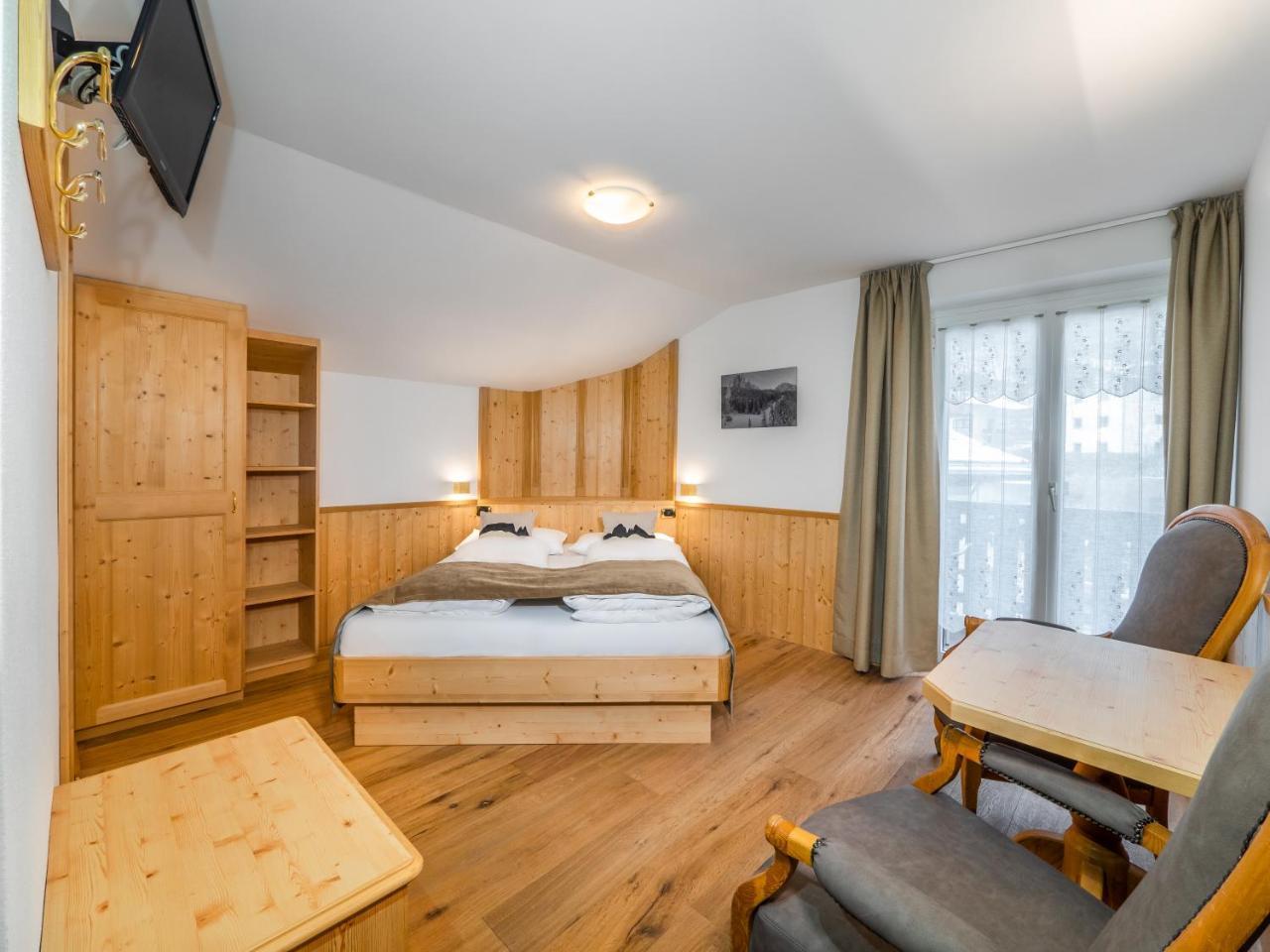 B&B Marina Contacless Check In Santa Cristina Val Gardena Esterno foto